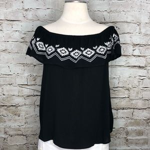 ALYA • Francesca’s Collection Top